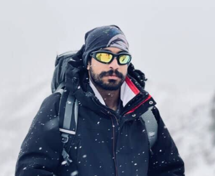 افشین اسفندیاری