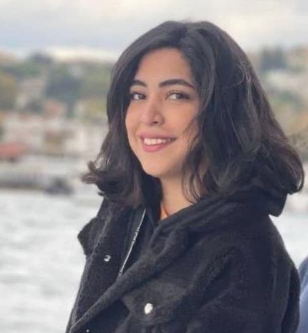 هانیه کاشانی