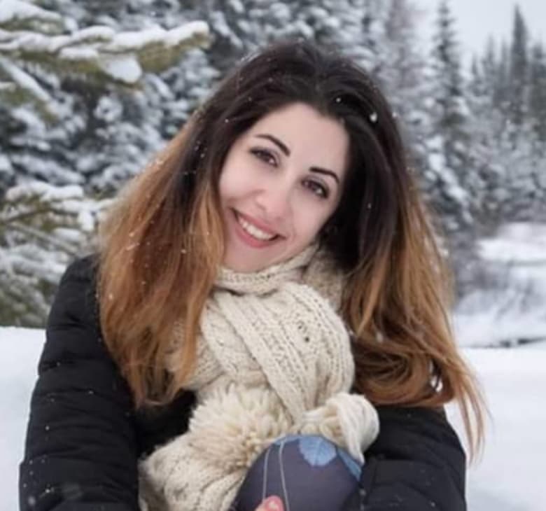 آیدا فرزانه ادیب