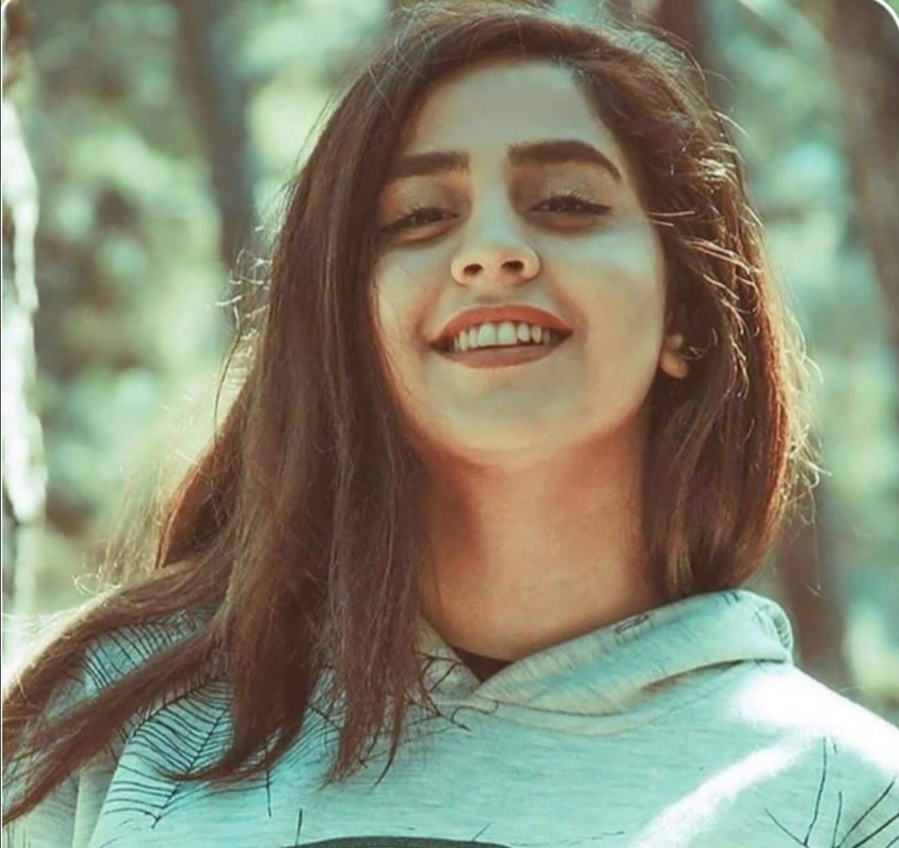 شقایق خادمی